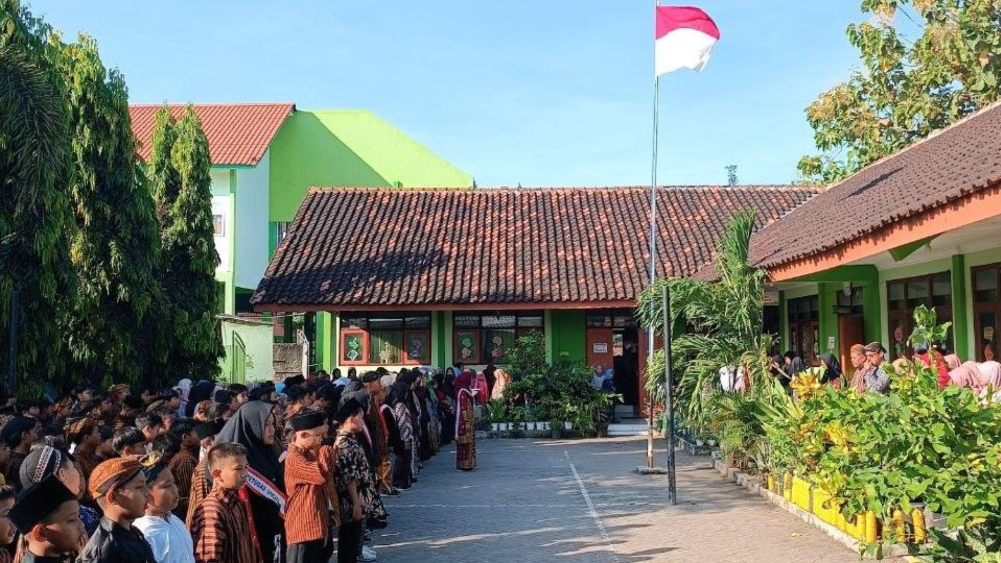 Semangat Kartini Menginspirasi, MIN 4 Nganjuk Peringati Hari Kartini 2026