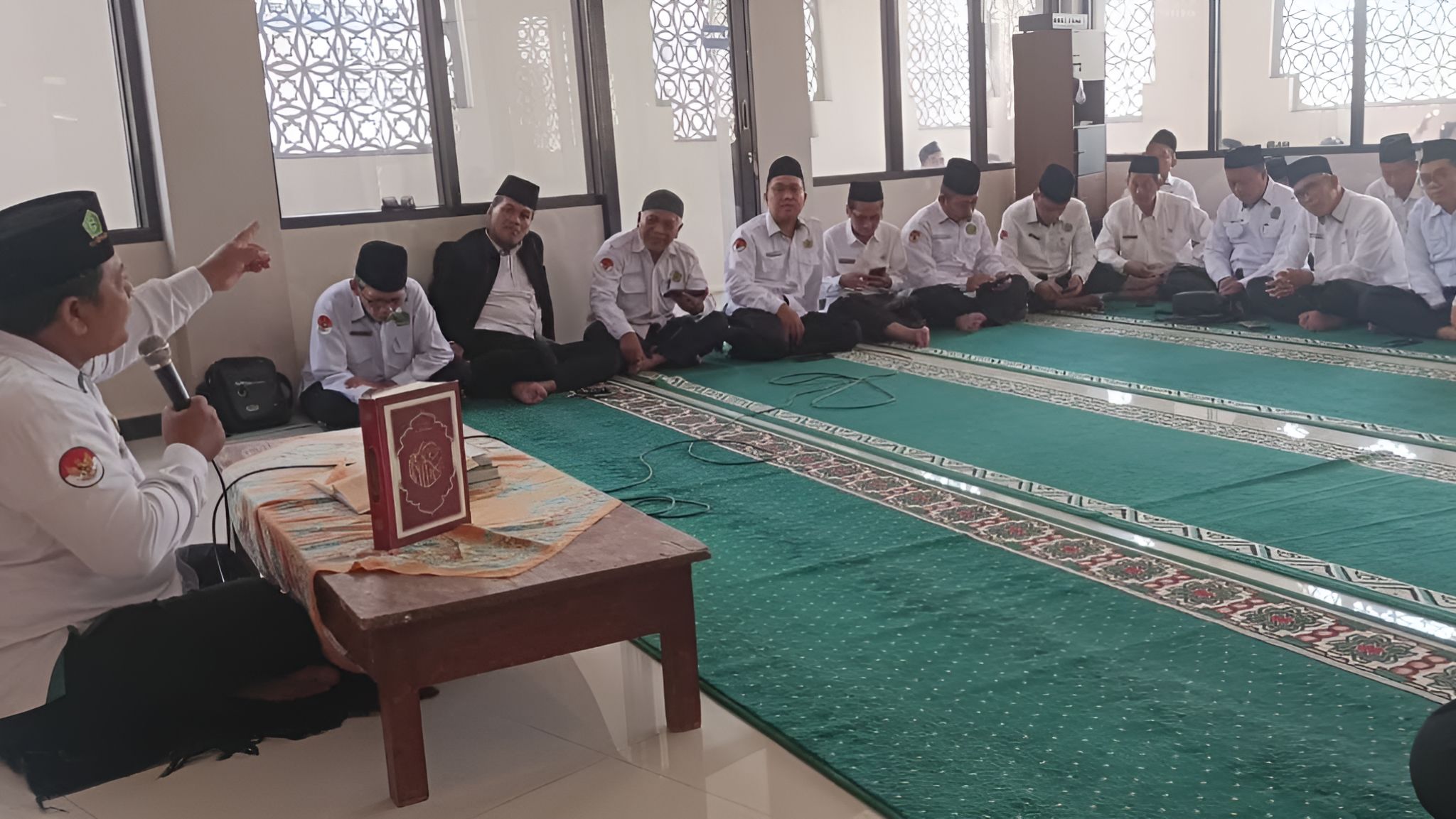 ASN Kemenag Nganjuk Matangkan Fikih Ibadah, Mahrus Tohir Kupas Tuntas Hal-Hal yang Membatalkan Shola
