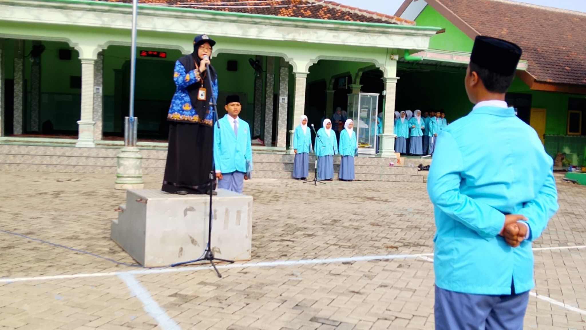 Meneladani Perjuangan Pahlawan,  MAN 3 Nganjuk Gelar Upacara Peringatan 10 November