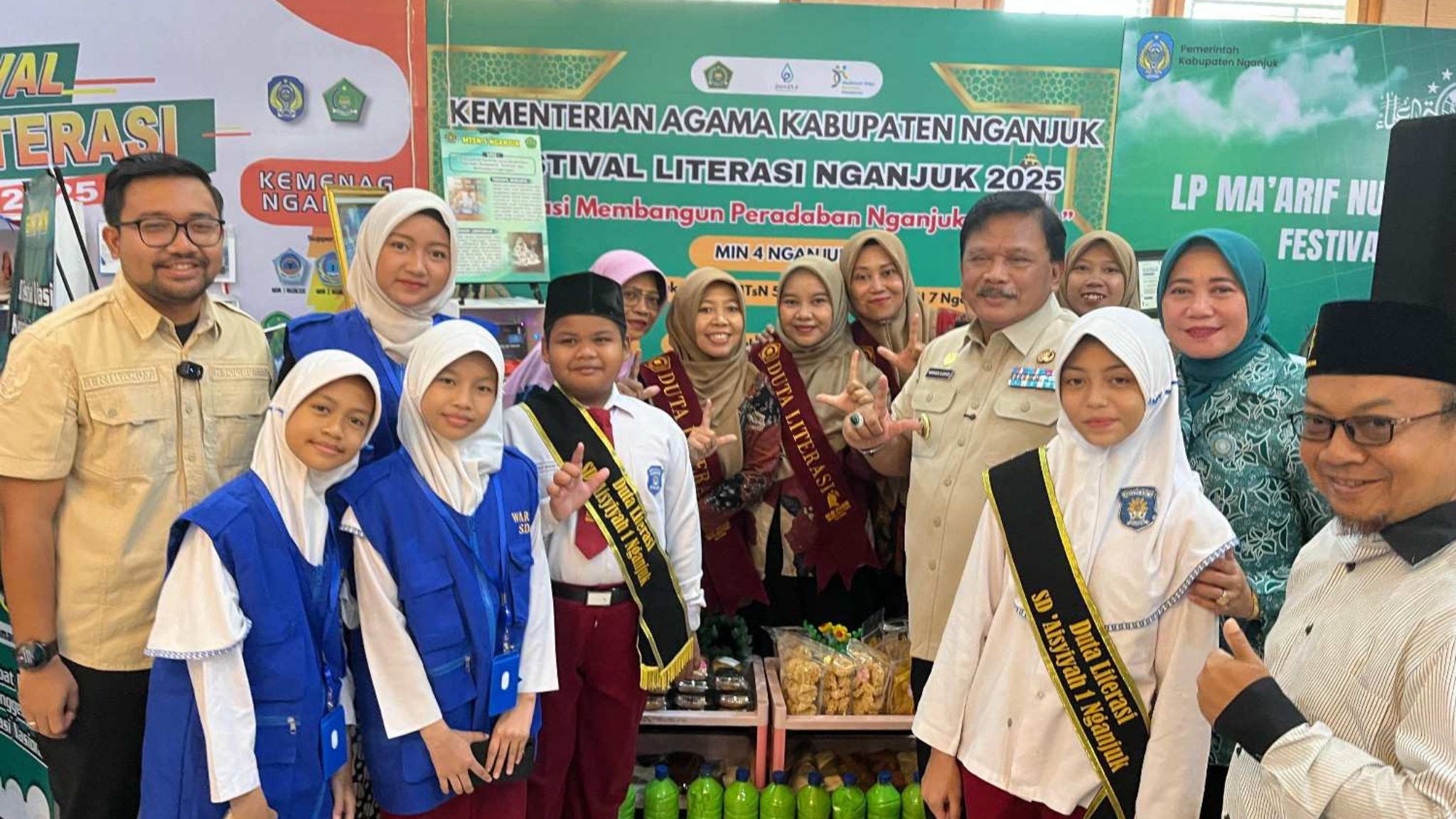 MIN 4 Nganjuk Tampilkan Ragam Karya pada Festival Literasi Kabupaten Nganjuk 2025