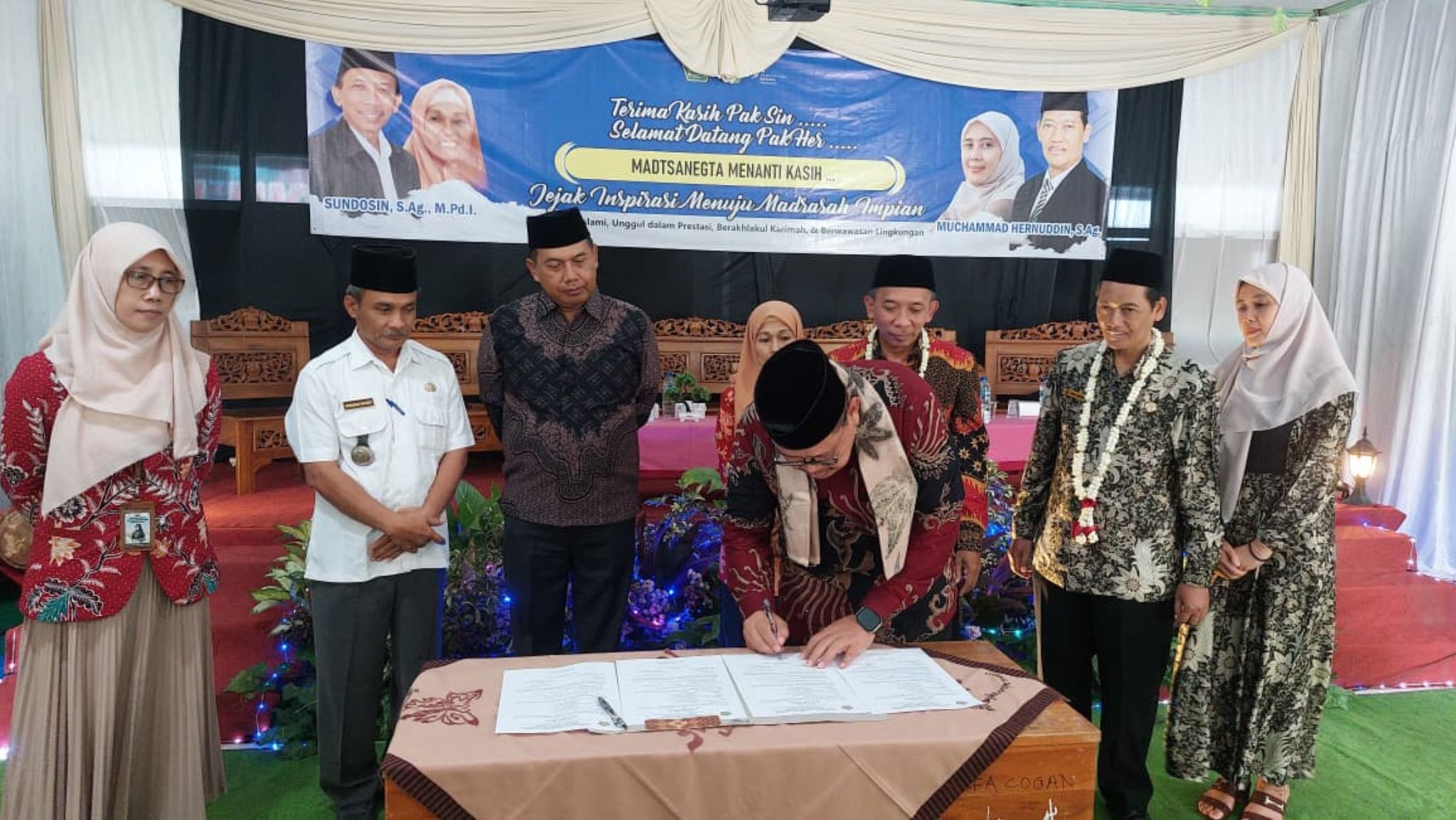 MTsN 3 Nganjuk Sambut Nahkoda Baru, Serah Terima Jabatan Dihadiri Kepala Kemenag Kabupaten Nganjuk